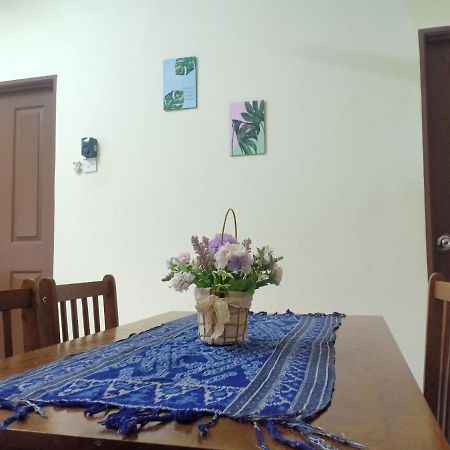 Kh Homestay Comfy N Calm Seri Manjung Eksteriør bilde