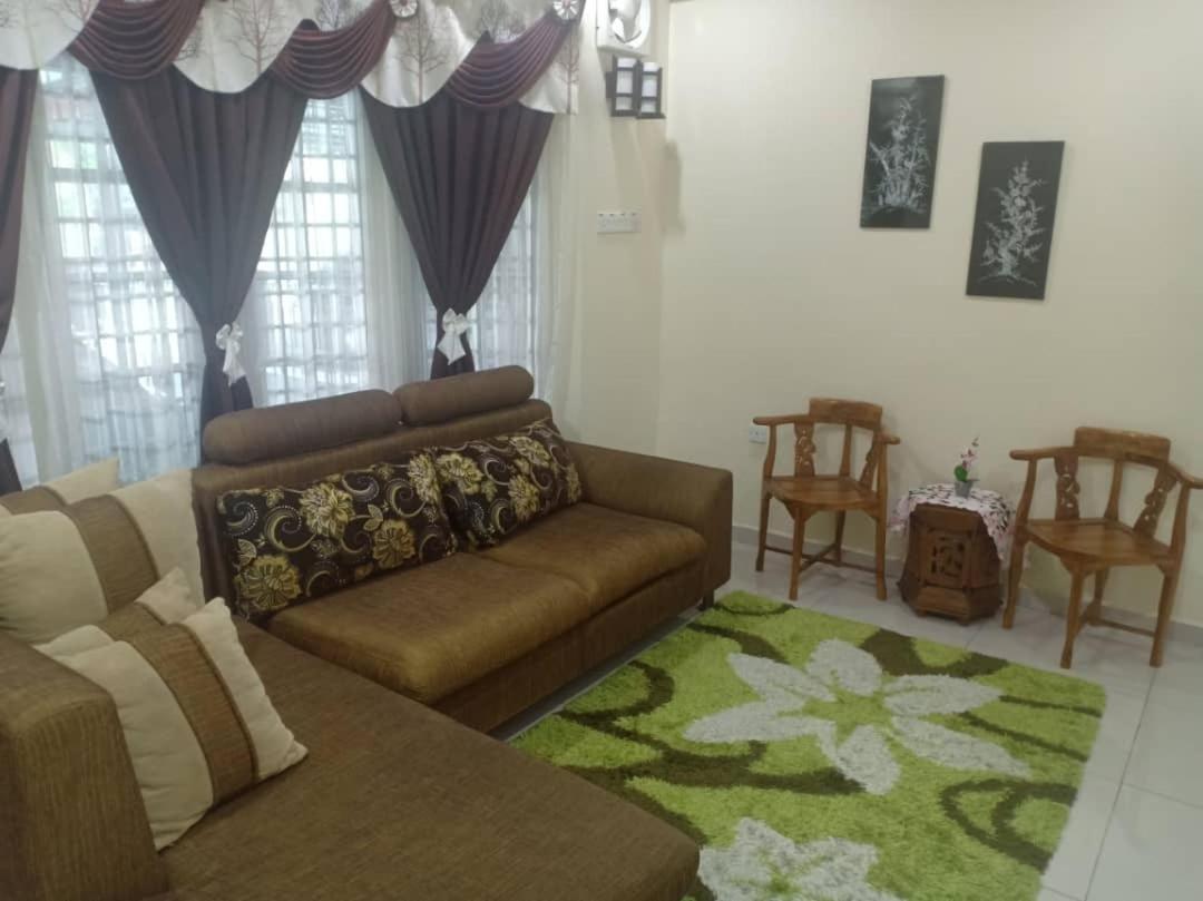Kh Homestay Comfy N Calm Seri Manjung Eksteriør bilde