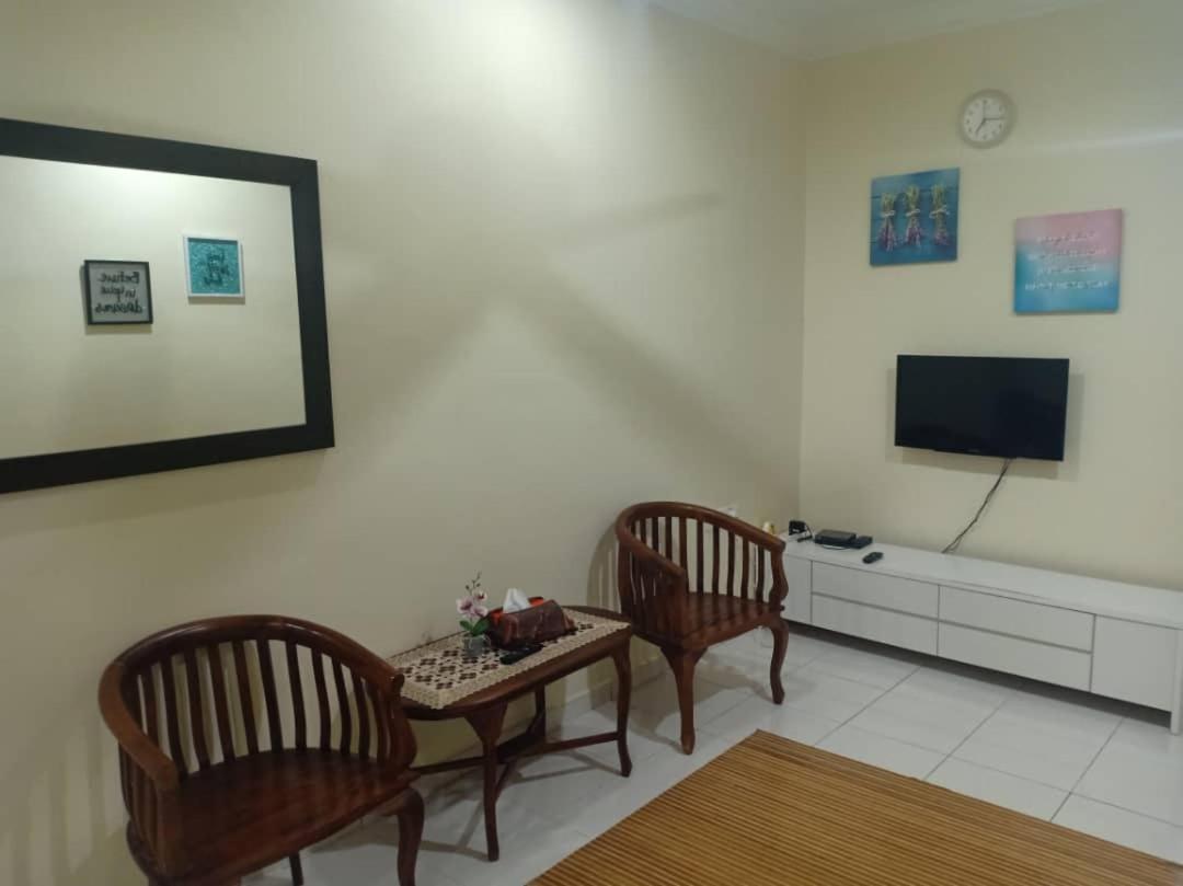 Kh Homestay Comfy N Calm Seri Manjung Eksteriør bilde