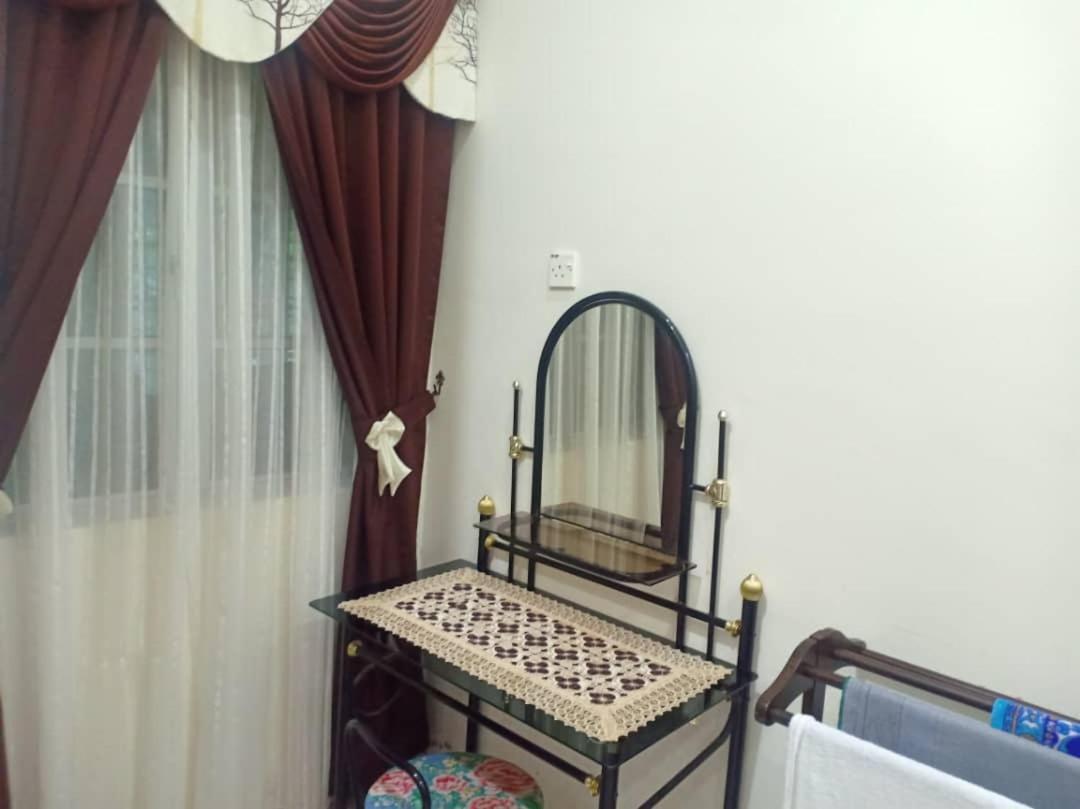 Kh Homestay Comfy N Calm Seri Manjung Eksteriør bilde