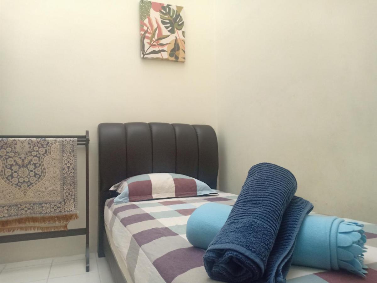 Kh Homestay Comfy N Calm Seri Manjung Eksteriør bilde