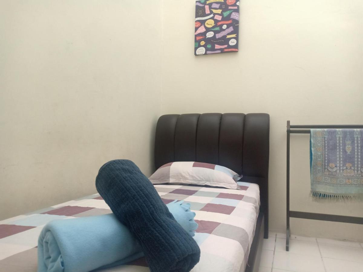 Kh Homestay Comfy N Calm Seri Manjung Eksteriør bilde