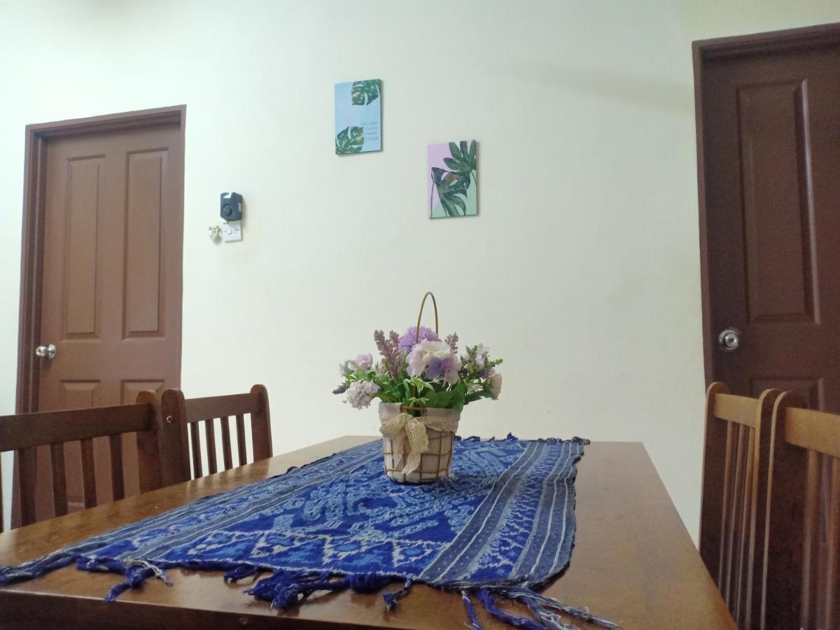 Kh Homestay Comfy N Calm Seri Manjung Eksteriør bilde