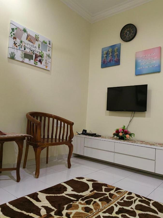 Kh Homestay Comfy N Calm Seri Manjung Eksteriør bilde